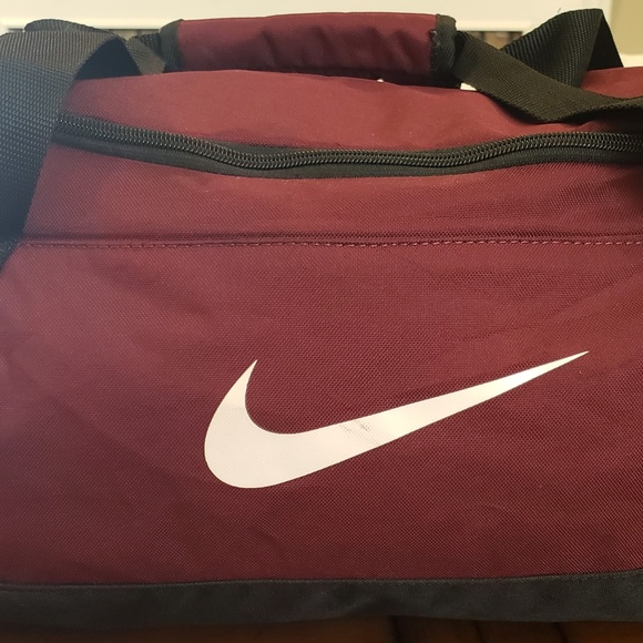 Nike Maroon Duffle bag - Picture 1 of 5